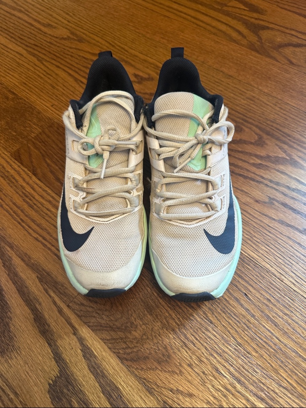 GUC Nike Women's Vapor Sneakers with Mint Accents; 8
